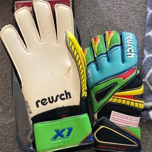 Reusch - Soccer Gloves (size 11)